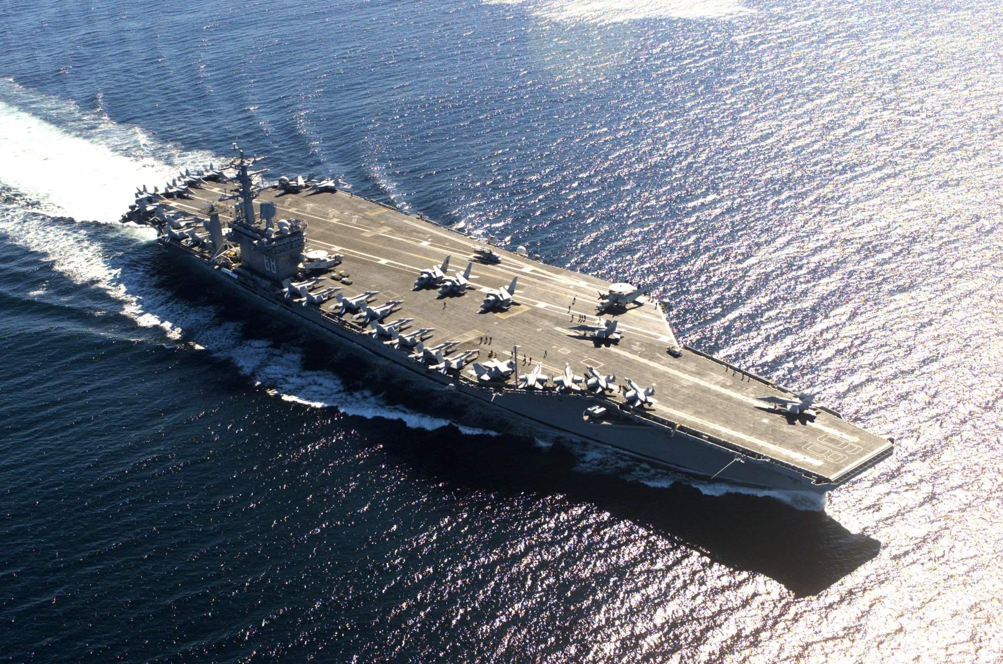 USS_Nimitz_in_Victoria_Canada_036a.jpg